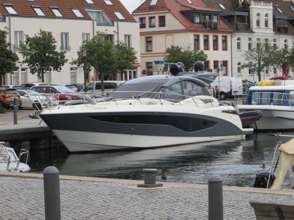Ferienwohnungen "Marie" Mit Terrassen, Inclusive Park- Und Stellplaetze Am Haus, Mueritz-Strand Nur 700M, Altstadt 10Min, Ruhige Lage, Waren  Kültér fotó
