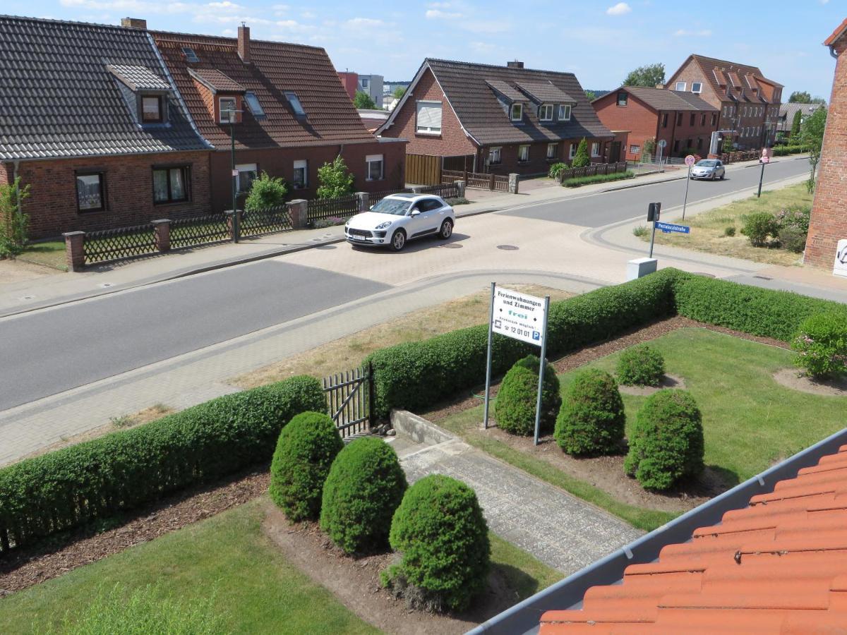 Ferienwohnungen "Marie" Mit Terrassen, Inclusive Park- Und Stellplaetze Am Haus, Mueritz-Strand Nur 700M, Altstadt 10Min, Ruhige Lage, Waren  Kültér fotó