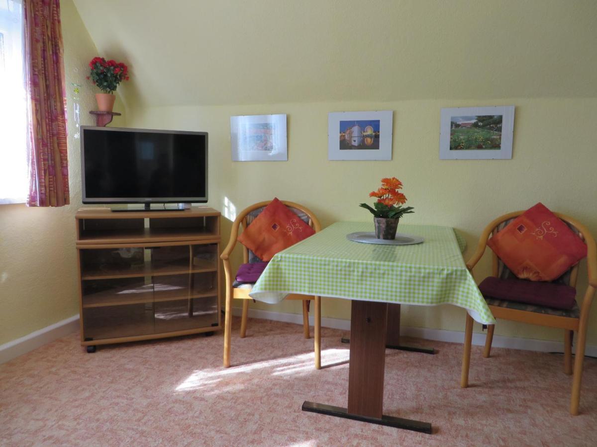 Ferienwohnungen "Marie" Mit Terrassen, Inclusive Park- Und Stellplaetze Am Haus, Mueritz-Strand Nur 700M, Altstadt 10Min, Ruhige Lage, Waren  Kültér fotó