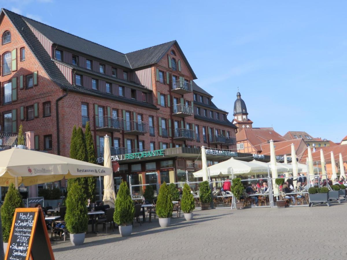 Ferienwohnungen "Marie" Mit Terrassen, Inclusive Park- Und Stellplaetze Am Haus, Mueritz-Strand Nur 700M, Altstadt 10Min, Ruhige Lage, Waren  Kültér fotó